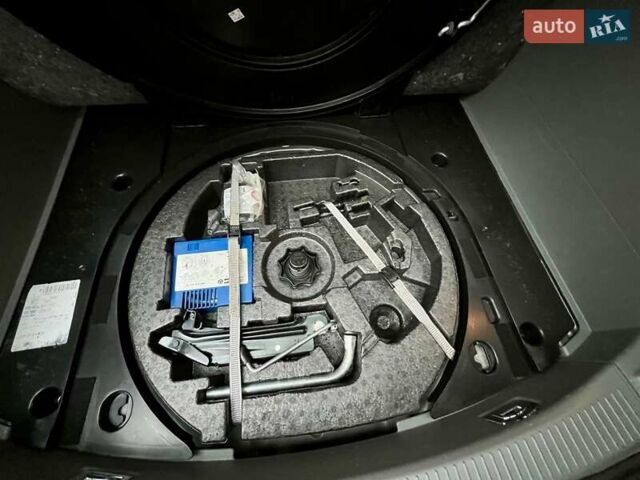 Чорний Фольксваген Туран, об'ємом двигуна 1.6 л та пробігом 221 тис. км за 7750 $, фото 83 на Automoto.ua