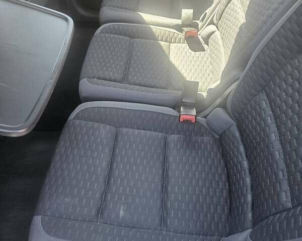 Чорний Фольксваген Туран, об'ємом двигуна 1.4 л та пробігом 216 тис. км за 7800 $, фото 32 на Automoto.ua