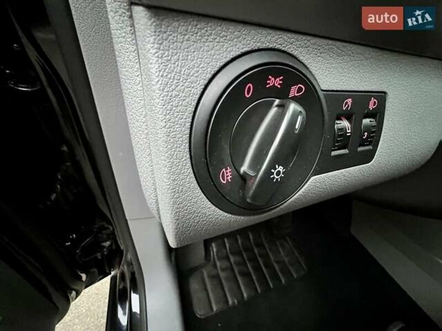 Чорний Фольксваген Туран, об'ємом двигуна 1.6 л та пробігом 221 тис. км за 7750 $, фото 56 на Automoto.ua