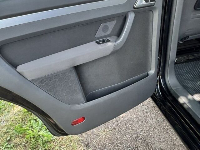 Черный Фольксваген Туран, объемом двигателя 1.4 л и пробегом 191 тыс. км за 8500 $, фото 14 на Automoto.ua