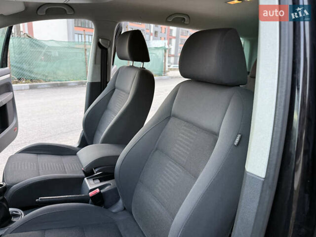 Черный Фольксваген Туран, объемом двигателя 1.4 л и пробегом 210 тыс. км за 5499 $, фото 46 на Automoto.ua