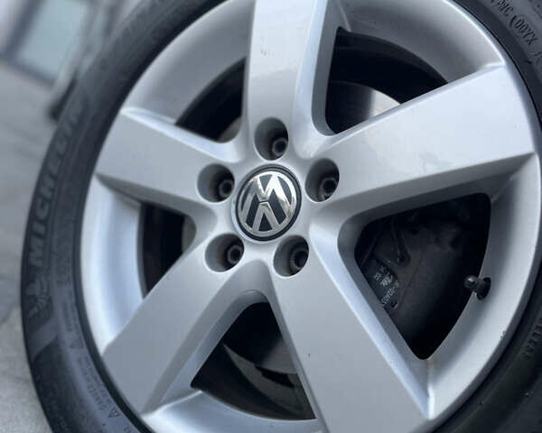 Чорний Фольксваген Туран, об'ємом двигуна 2 л та пробігом 292 тис. км за 8850 $, фото 7 на Automoto.ua