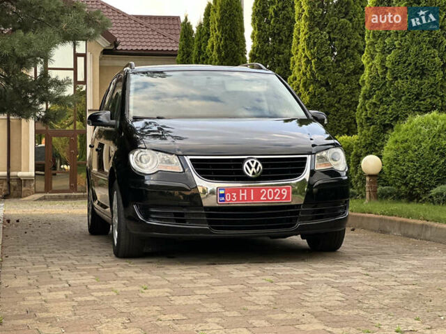 Черный Фольксваген Туран, объемом двигателя 1.6 л и пробегом 220 тыс. км за 7700 $, фото 10 на Automoto.ua