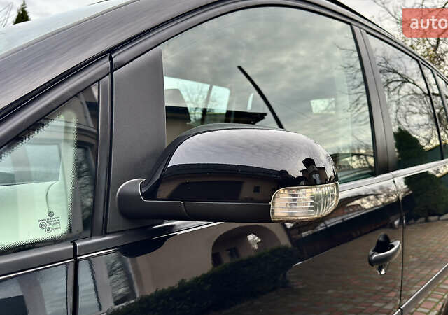 Черный Фольксваген Туран, объемом двигателя 1.6 л и пробегом 176 тыс. км за 8198 $, фото 93 на Automoto.ua