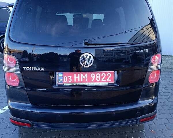 Черный Фольксваген Туран, объемом двигателя 1.6 л и пробегом 222 тыс. км за 7600 $, фото 5 на Automoto.ua