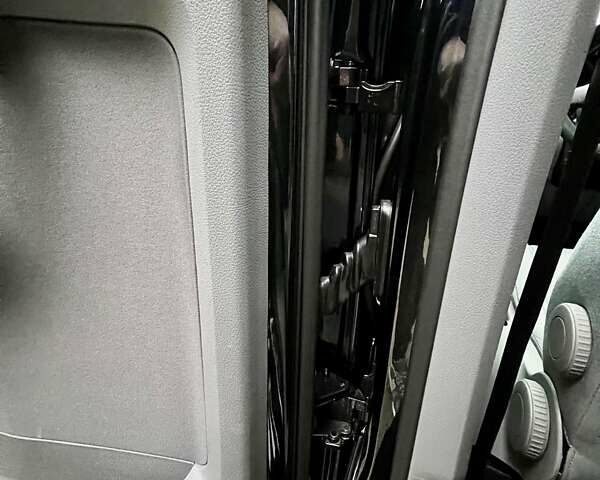 Чорний Фольксваген Туран, об'ємом двигуна 1.6 л та пробігом 221 тис. км за 7750 $, фото 48 на Automoto.ua