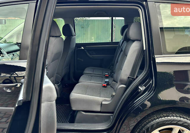 Черный Фольксваген Туран, объемом двигателя 1.6 л и пробегом 176 тыс. км за 8198 $, фото 41 на Automoto.ua