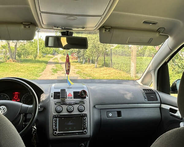 Черный Фольксваген Туран, объемом двигателя 1.39 л и пробегом 191 тыс. км за 8500 $, фото 14 на Automoto.ua