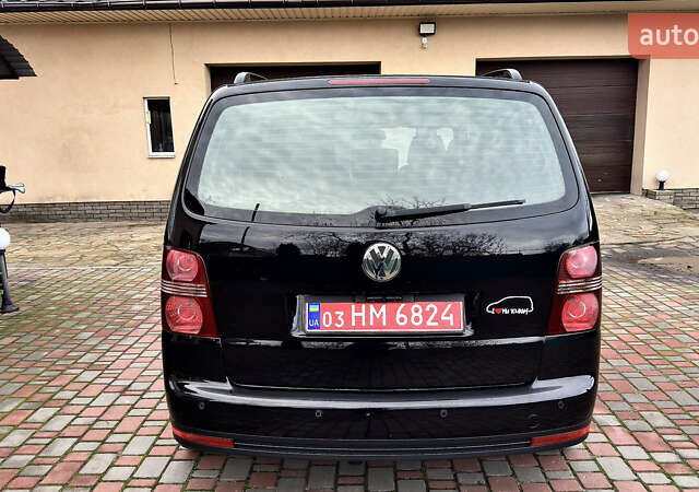 Черный Фольксваген Туран, объемом двигателя 1.6 л и пробегом 176 тыс. км за 8198 $, фото 20 на Automoto.ua