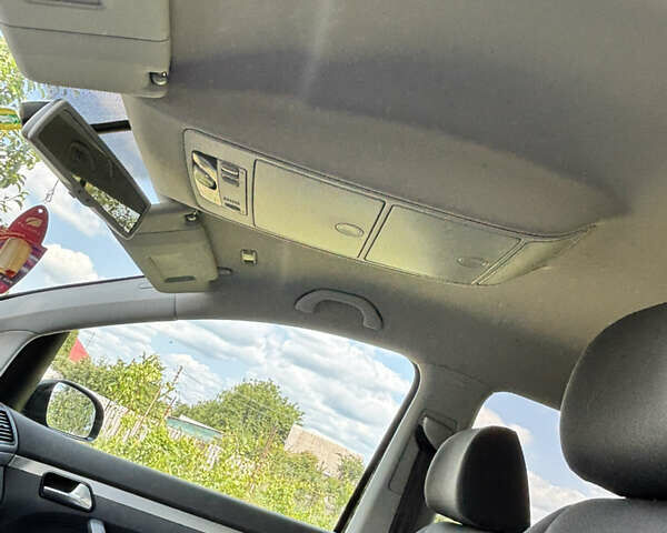 Черный Фольксваген Туран, объемом двигателя 1.39 л и пробегом 191 тыс. км за 8500 $, фото 12 на Automoto.ua