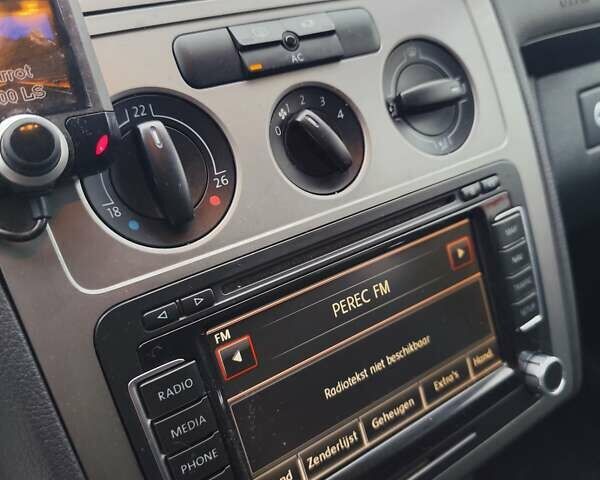 Чорний Фольксваген Туран, об'ємом двигуна 1.4 л та пробігом 194 тис. км за 6600 $, фото 17 на Automoto.ua