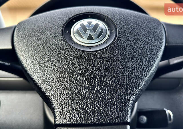 Черный Фольксваген Туран, объемом двигателя 1.6 л и пробегом 176 тыс. км за 8198 $, фото 59 на Automoto.ua