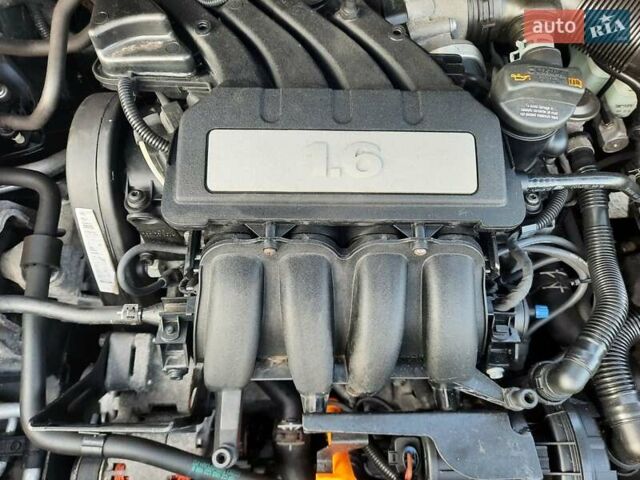 Черный Фольксваген Туран, объемом двигателя 1.6 л и пробегом 213 тыс. км за 8550 $, фото 154 на Automoto.ua