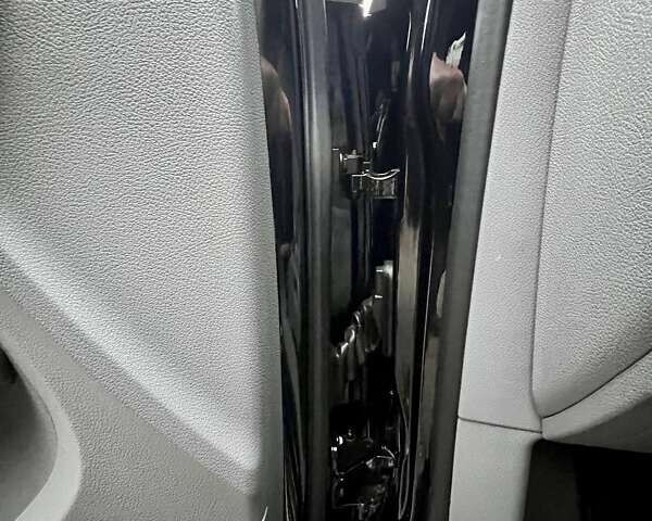 Чорний Фольксваген Туран, об'ємом двигуна 1.6 л та пробігом 221 тис. км за 7750 $, фото 46 на Automoto.ua