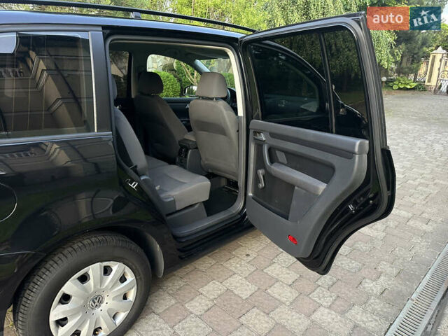 Черный Фольксваген Туран, объемом двигателя 1.6 л и пробегом 220 тыс. км за 7700 $, фото 33 на Automoto.ua