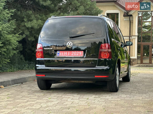 Черный Фольксваген Туран, объемом двигателя 1.6 л и пробегом 220 тыс. км за 7700 $, фото 12 на Automoto.ua