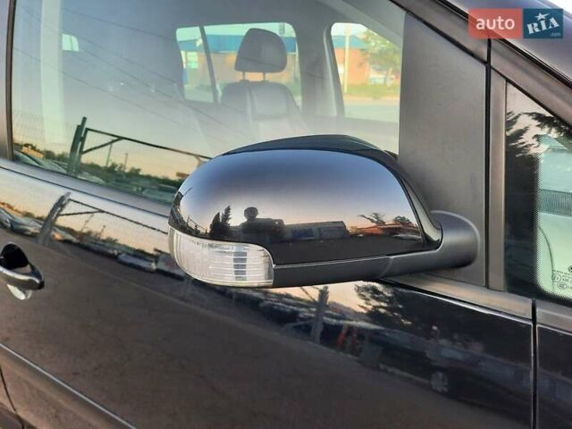 Черный Фольксваген Туран, объемом двигателя 1.6 л и пробегом 213 тыс. км за 8550 $, фото 149 на Automoto.ua