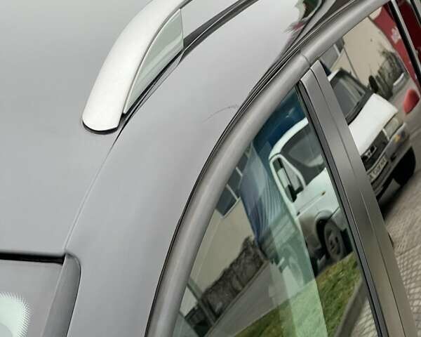 Чорний Фольксваген Туран, об'ємом двигуна 1.6 л та пробігом 147 тис. км за 8350 $, фото 17 на Automoto.ua