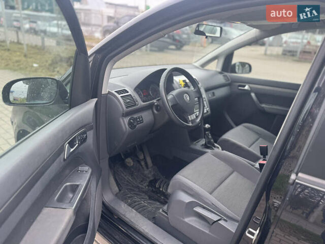 Чорний Фольксваген Туран, об'ємом двигуна 1.6 л та пробігом 260 тис. км за 6299 $, фото 13 на Automoto.ua