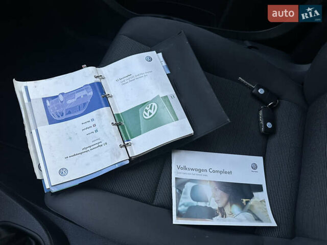 Черный Фольксваген Туран, объемом двигателя 1.6 л и пробегом 220 тыс. км за 7700 $, фото 49 на Automoto.ua