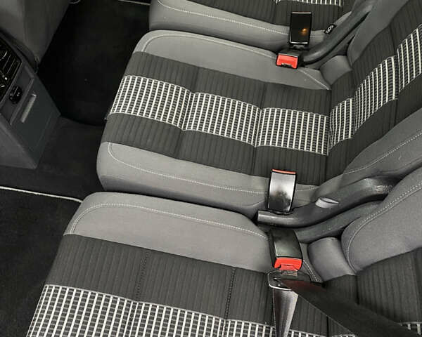 Черный Фольксваген Туран, объемом двигателя 1.6 л и пробегом 185 тыс. км за 8200 $, фото 12 на Automoto.ua