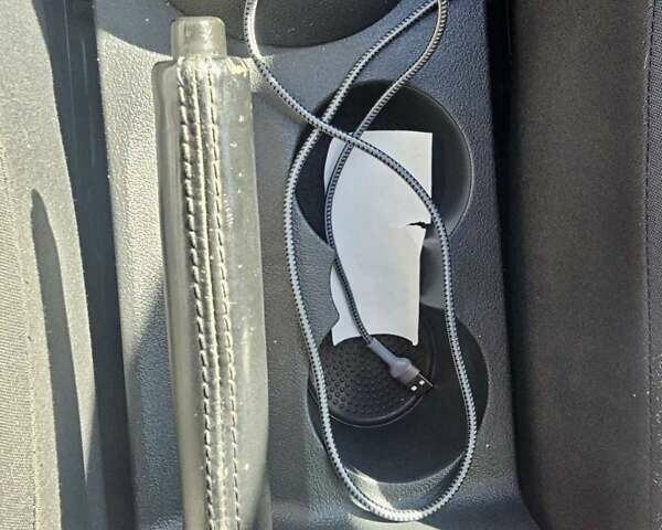 Чорний Фольксваген Туран, об'ємом двигуна 1.4 л та пробігом 216 тис. км за 7800 $, фото 22 на Automoto.ua