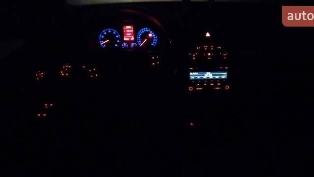 Чорний Фольксваген Туран, об'ємом двигуна 1.39 л та пробігом 220 тис. км за 6800 $, фото 25 на Automoto.ua