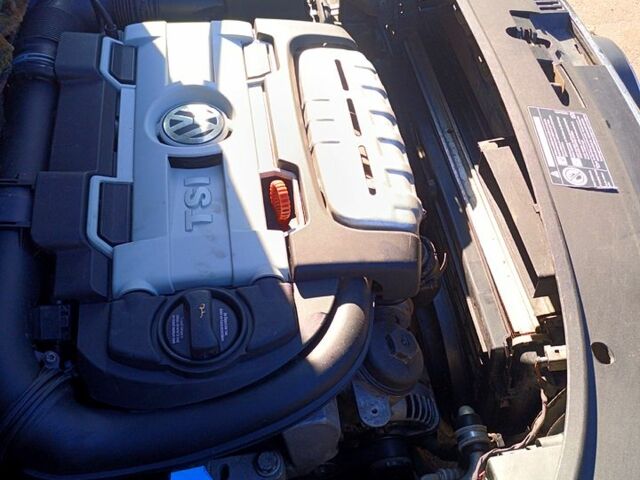 Черный Фольксваген Туран, объемом двигателя 1.4 л и пробегом 291 тыс. км за 6050 $, фото 13 на Automoto.ua