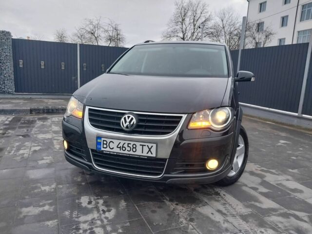 Черный Фольксваген Туран, объемом двигателя 2 л и пробегом 242 тыс. км за 6950 $, фото 2 на Automoto.ua