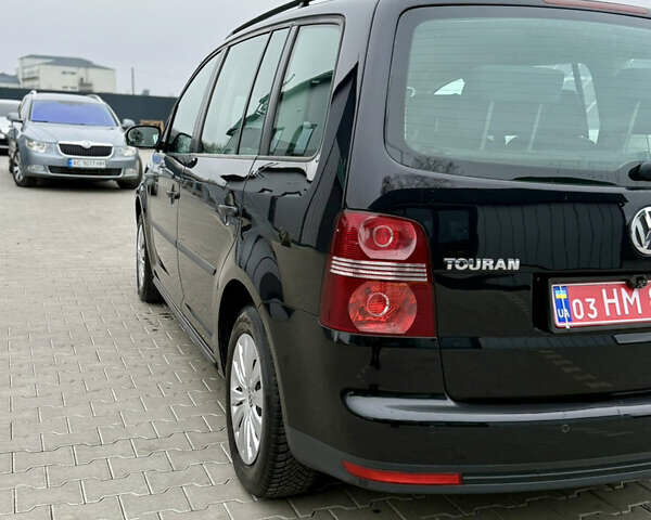 Черный Фольксваген Туран, объемом двигателя 1.4 л и пробегом 227 тыс. км за 7200 $, фото 13 на Automoto.ua