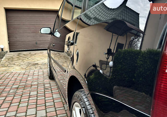 Черный Фольксваген Туран, объемом двигателя 1.6 л и пробегом 176 тыс. км за 8198 $, фото 6 на Automoto.ua