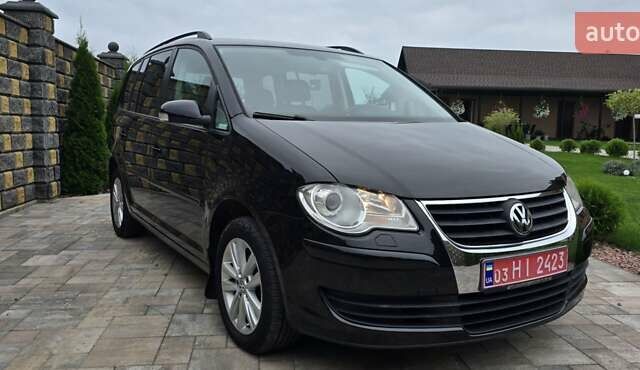 Чорний Фольксваген Туран, об'ємом двигуна 1.6 л та пробігом 242 тис. км за 6700 $, фото 1 на Automoto.ua