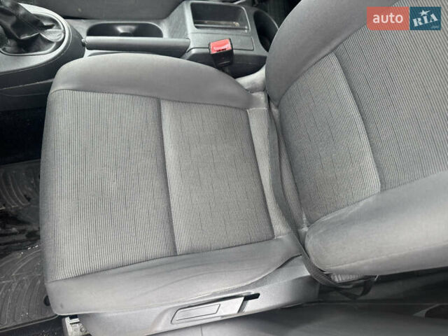 Чорний Фольксваген Туран, об'ємом двигуна 1.6 л та пробігом 260 тис. км за 6299 $, фото 16 на Automoto.ua