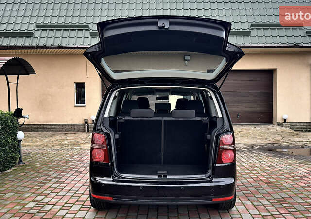 Черный Фольксваген Туран, объемом двигателя 1.6 л и пробегом 176 тыс. км за 8198 $, фото 24 на Automoto.ua