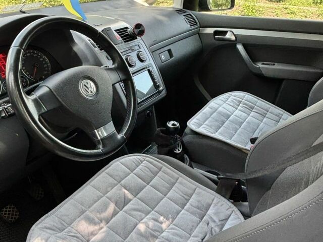 Черный Фольксваген Туран, объемом двигателя 1.4 л и пробегом 191 тыс. км за 8500 $, фото 5 на Automoto.ua