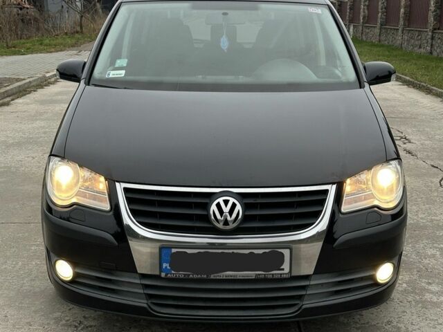 Черный Фольксваген Туран, объемом двигателя 1.9 л и пробегом 280 тыс. км за 4500 $, фото 3 на Automoto.ua