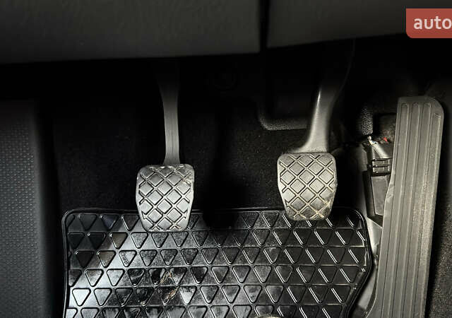 Черный Фольксваген Туран, объемом двигателя 1.6 л и пробегом 176 тыс. км за 8198 $, фото 69 на Automoto.ua