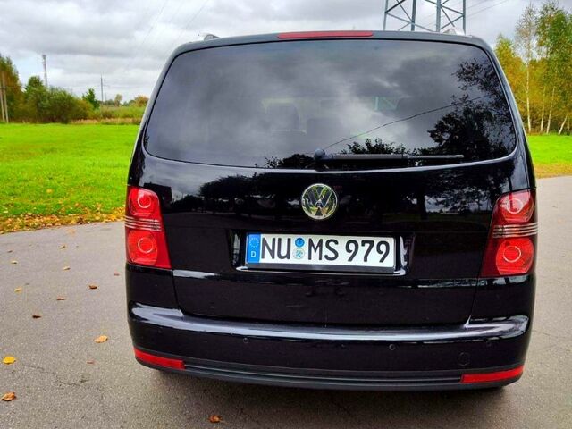Черный Фольксваген Туран, объемом двигателя 2 л и пробегом 318 тыс. км за 2400 $, фото 3 на Automoto.ua