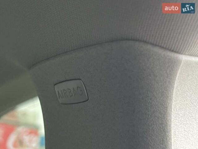 Чорний Фольксваген Туран, об'ємом двигуна 1.6 л та пробігом 147 тис. км за 8350 $, фото 52 на Automoto.ua