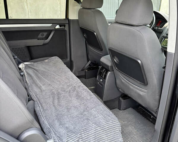 Черный Фольксваген Туран, объемом двигателя 1.39 л и пробегом 191 тыс. км за 8500 $, фото 19 на Automoto.ua