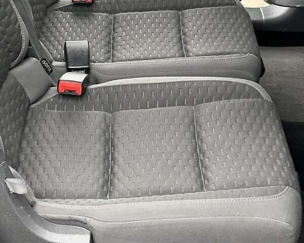 Чорний Фольксваген Туран, об'ємом двигуна 1.6 л та пробігом 147 тис. км за 8350 $, фото 41 на Automoto.ua