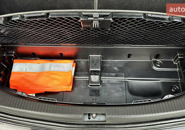 Черный Фольксваген Туран, объемом двигателя 1.6 л и пробегом 176 тыс. км за 8198 $, фото 30 на Automoto.ua