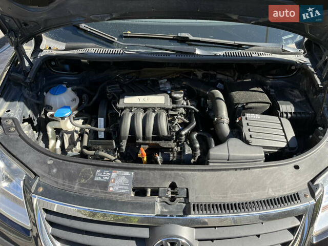 Чорний Фольксваген Туран, об'ємом двигуна 1.6 л та пробігом 227 тис. км за 7500 $, фото 18 на Automoto.ua