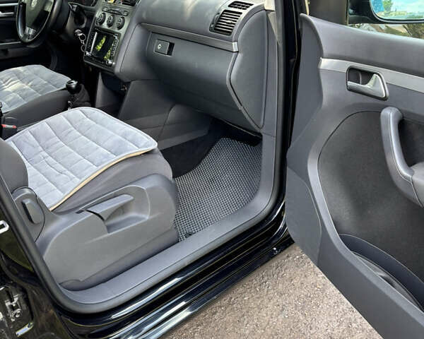 Черный Фольксваген Туран, объемом двигателя 1.39 л и пробегом 191 тыс. км за 8500 $, фото 20 на Automoto.ua