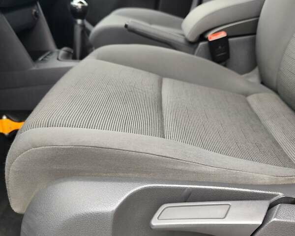 Чорний Фольксваген Туран, об'ємом двигуна 1.4 л та пробігом 194 тис. км за 6600 $, фото 11 на Automoto.ua