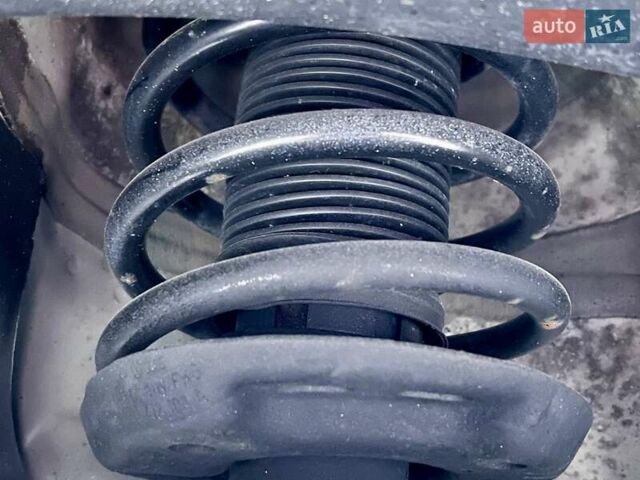 Чорний Фольксваген Туран, об'ємом двигуна 1.6 л та пробігом 221 тис. км за 7750 $, фото 40 на Automoto.ua