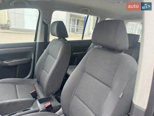 Чорний Фольксваген Туран, об'ємом двигуна 1.6 л та пробігом 260 тис. км за 6299 $, фото 17 на Automoto.ua