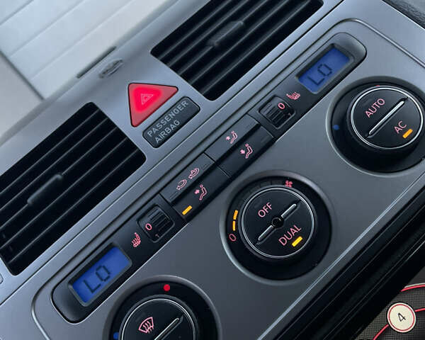 Чорний Фольксваген Туран, об'ємом двигуна 2 л та пробігом 292 тис. км за 8999 $, фото 55 на Automoto.ua