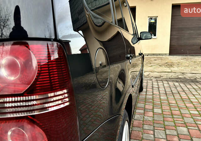 Черный Фольксваген Туран, объемом двигателя 1.6 л и пробегом 176 тыс. км за 8198 $, фото 11 на Automoto.ua