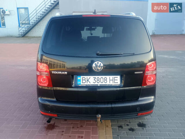 Черный Фольксваген Туран, объемом двигателя 2 л и пробегом 290 тыс. км за 6500 $, фото 12 на Automoto.ua